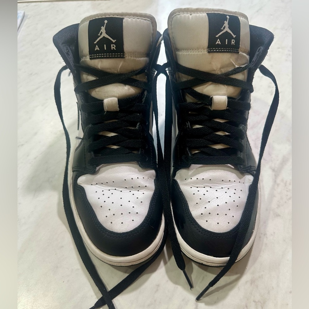 Jordan Black and White(Pandas) Women’s Shoes - Used